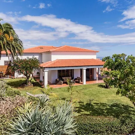 Southern Sunny House By An Island Casa vacanze Calheta (Madeira)