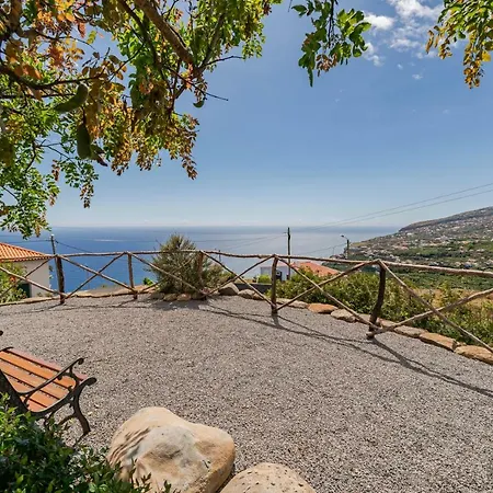 Feriehus Southern Sunny House By An Island Calheta (Madeira)