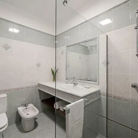 Southern Sunny House By An Island Feriehus Calheta (Madeira)