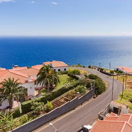 Southern Sunny House By An Island Feriehus *